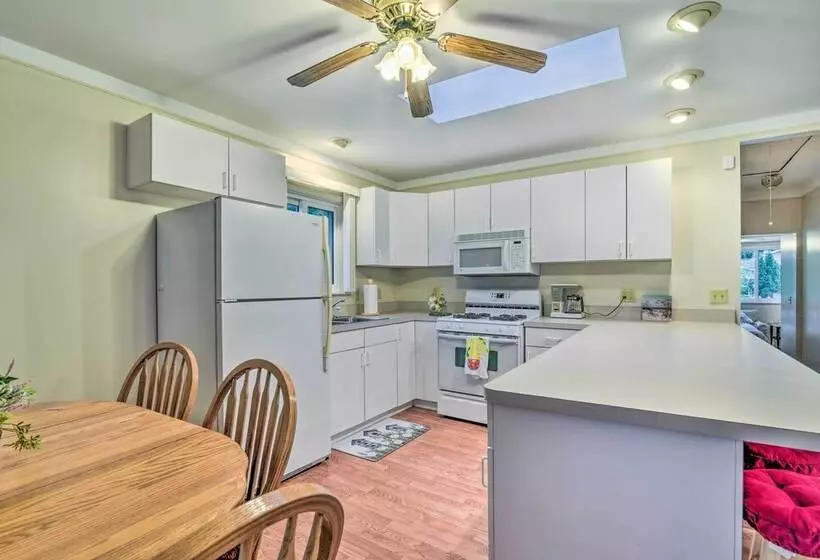 Cozy Family Cottage Near Village Of Lexington