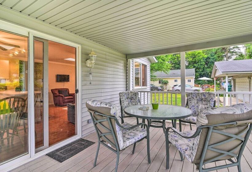Cozy Family Cottage Near Village Of Lexington