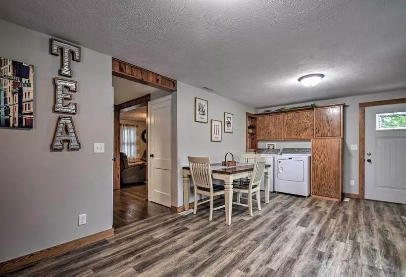 Cozy Goshen Farmhouse ~ 9 Mi To Amish Acres