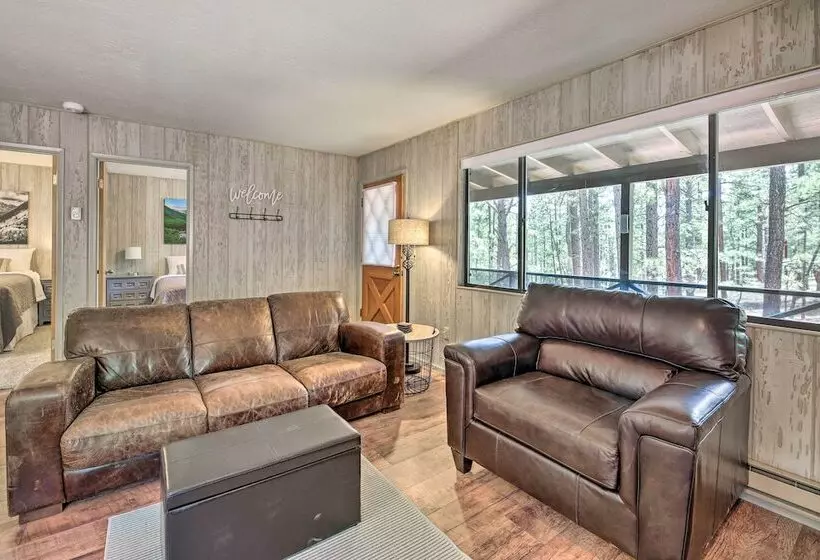 Cozy Greer Hideaway   Walk To The Colorado River!