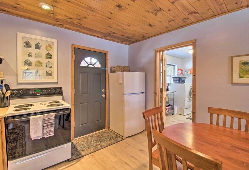 Cozy Heber Cabin Retreat W/ Deck + Fireplace!