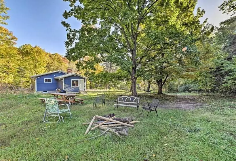 Suttons Bay Abode W/ Fire Pit, Near Ski Resorts!