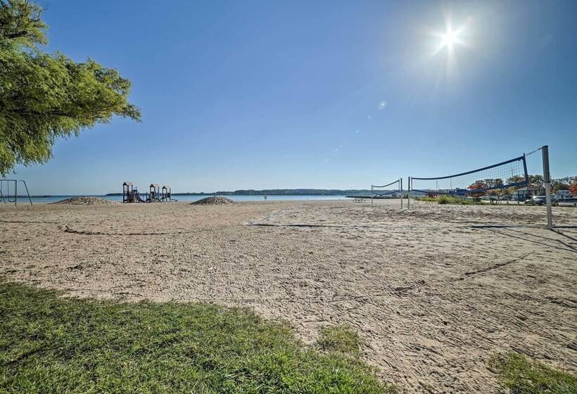 Suttons Bay Abode W/ Fire Pit, Near Ski Resorts!