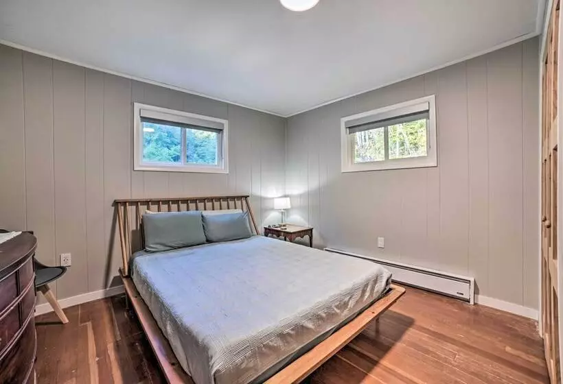 Suttons Bay Abode W/ Fire Pit, Near Ski Resorts!