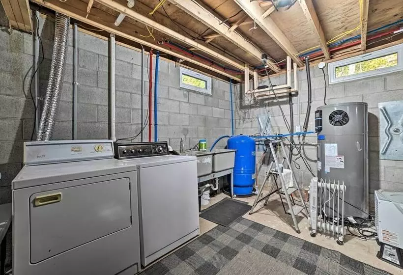 Suttons Bay Abode W/ Fire Pit, Near Ski Resorts!