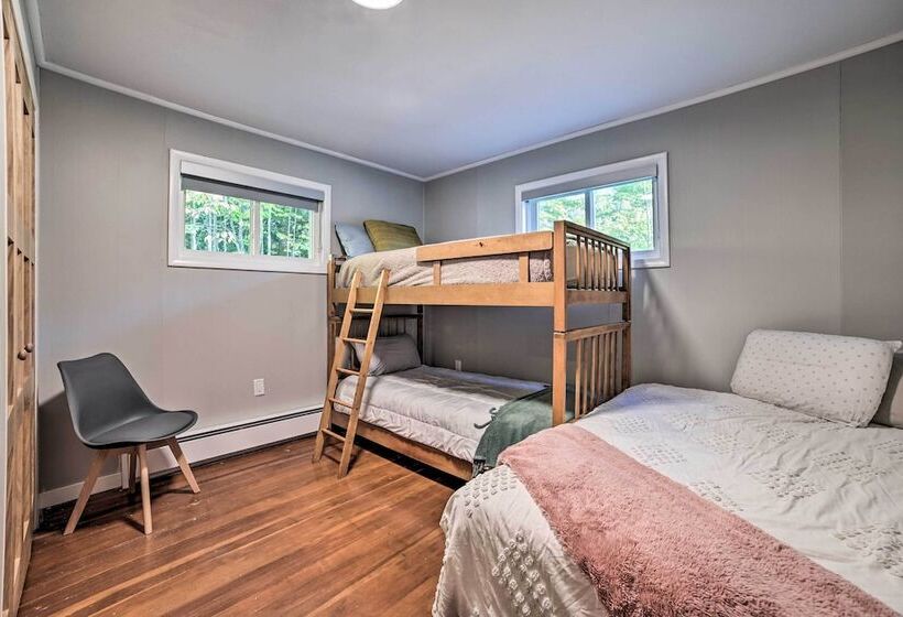 Suttons Bay Abode W/ Fire Pit, Near Ski Resorts!