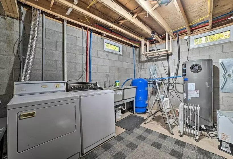 Suttons Bay Abode W/ Fire Pit, Near Ski Resorts!