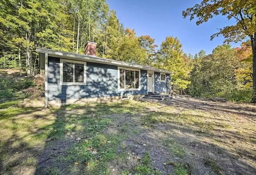 Suttons Bay Abode W/ Fire Pit, Near Ski Resorts!