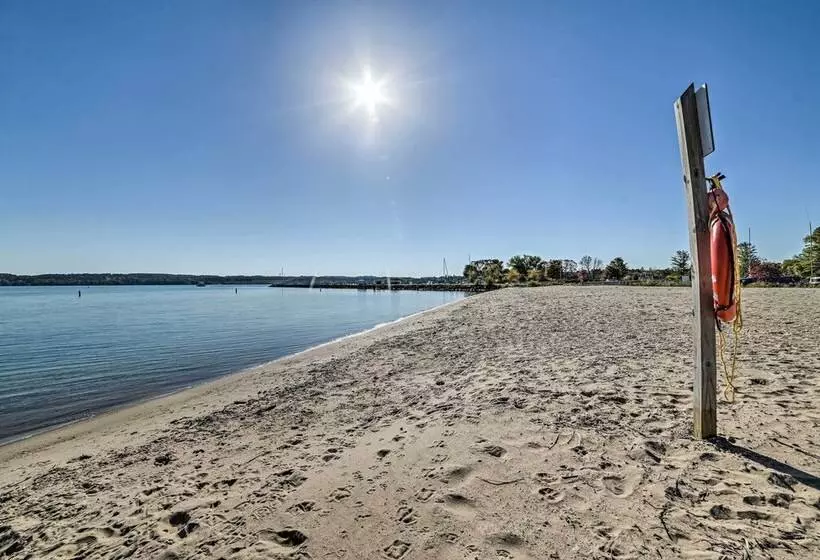 Suttons Bay Abode W/ Fire Pit, Near Ski Resorts!