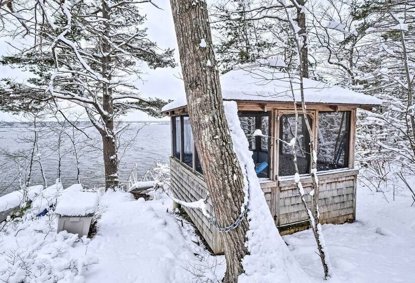 Cozy Waterfront Cottage On Montsweag Bay!