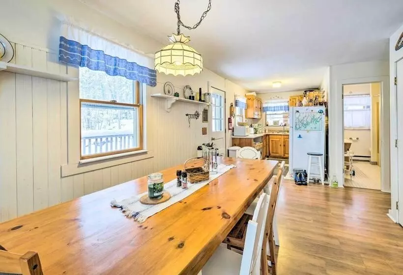 Cozy Waterfront Cottage On Montsweag Bay!