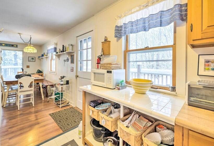 Cozy Waterfront Cottage On Montsweag Bay!