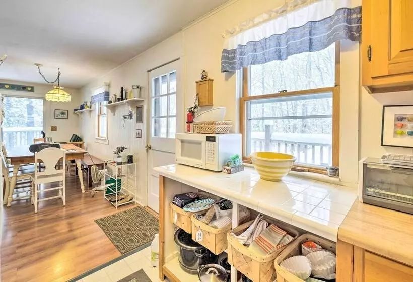 Cozy Waterfront Cottage On Montsweag Bay!