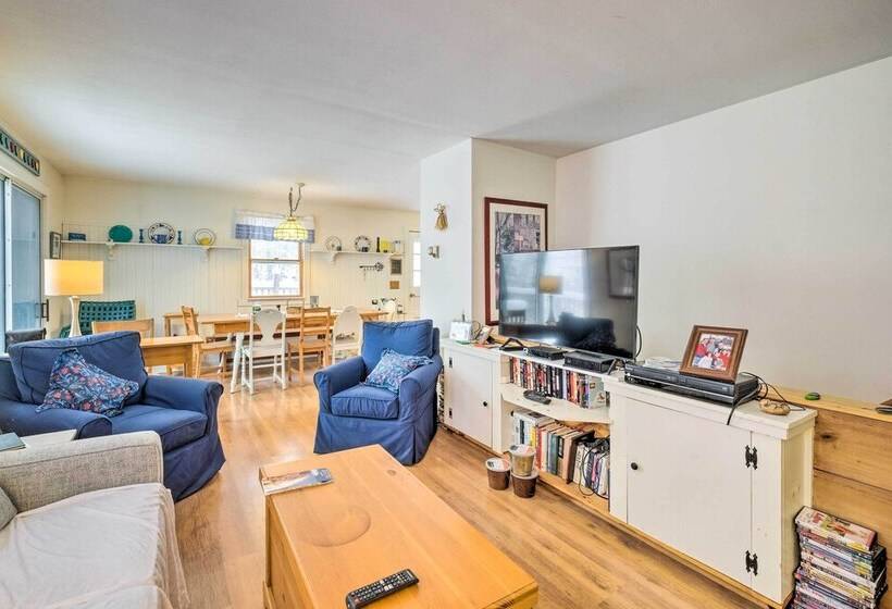 Cozy Waterfront Cottage On Montsweag Bay!