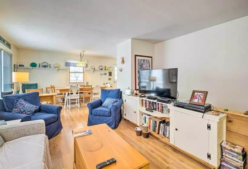 Cozy Waterfront Cottage On Montsweag Bay!