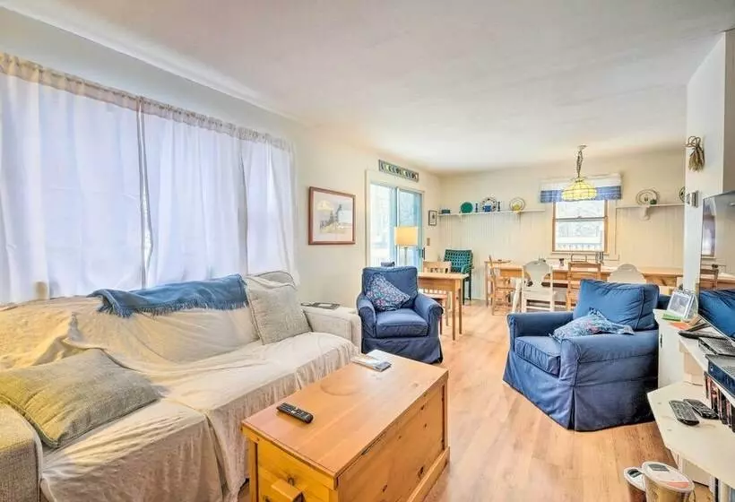 Cozy Waterfront Cottage On Montsweag Bay!