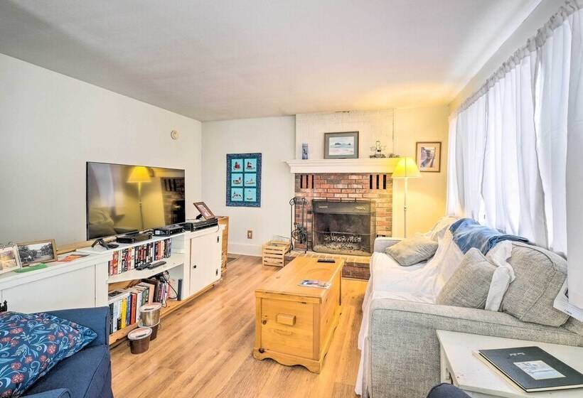 Cozy Waterfront Cottage On Montsweag Bay!