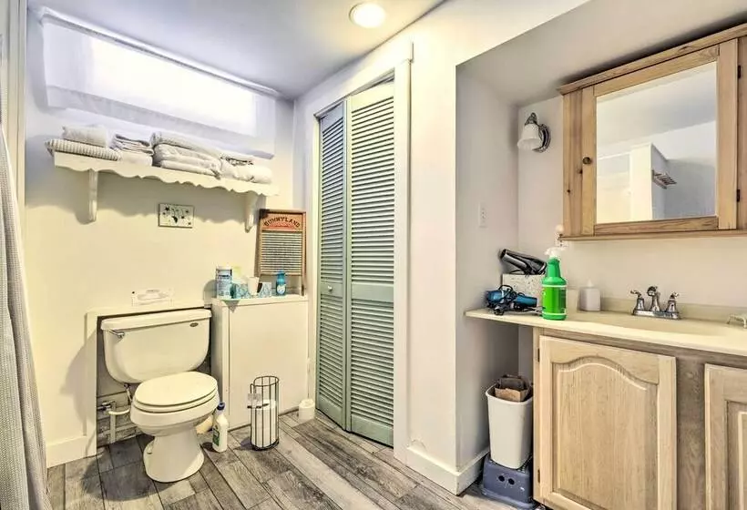 Cozy Waterfront Cottage On Montsweag Bay!