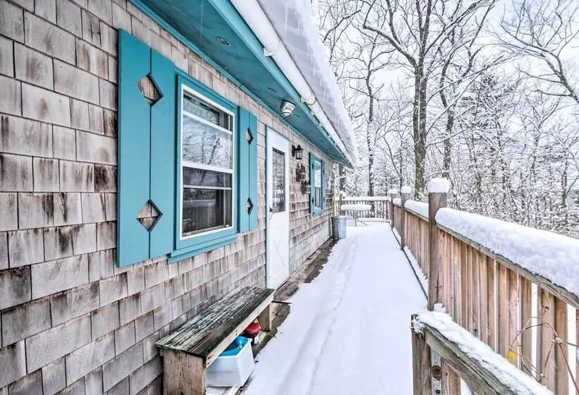 Cozy Waterfront Cottage On Montsweag Bay!