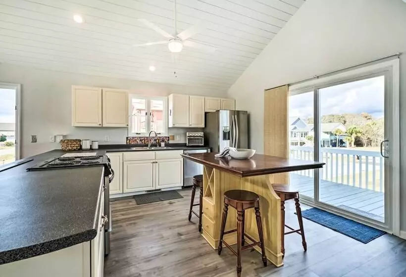 Oceanside Oak Island Getaway: For Families & Pets!