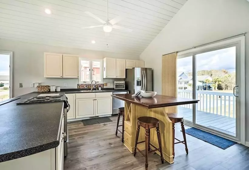 Oceanside Oak Island Getaway: For Families & Pets!