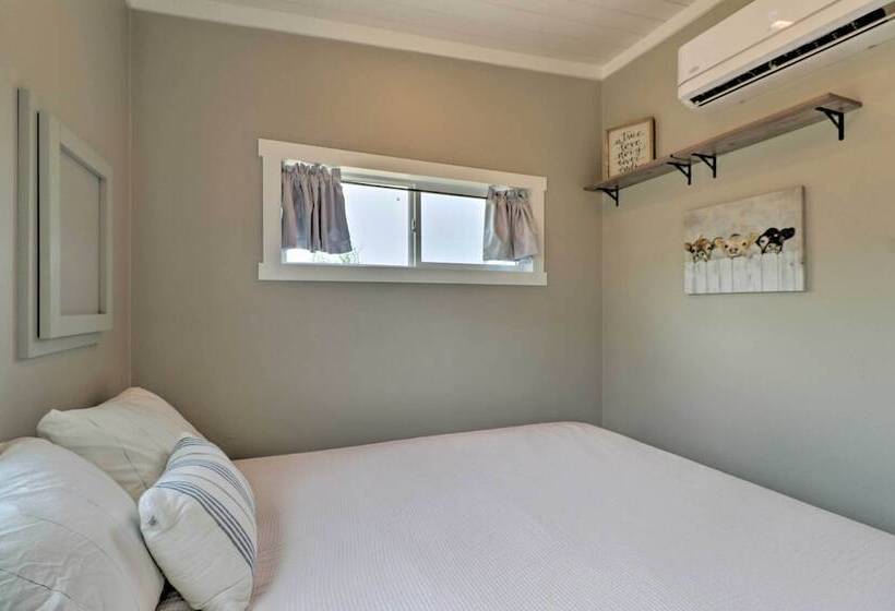 Modern Sunset Cabin W/ Wood Fire Pit!