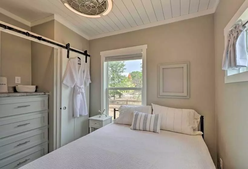 Modern Sunset Cabin W/ Wood Fire Pit!