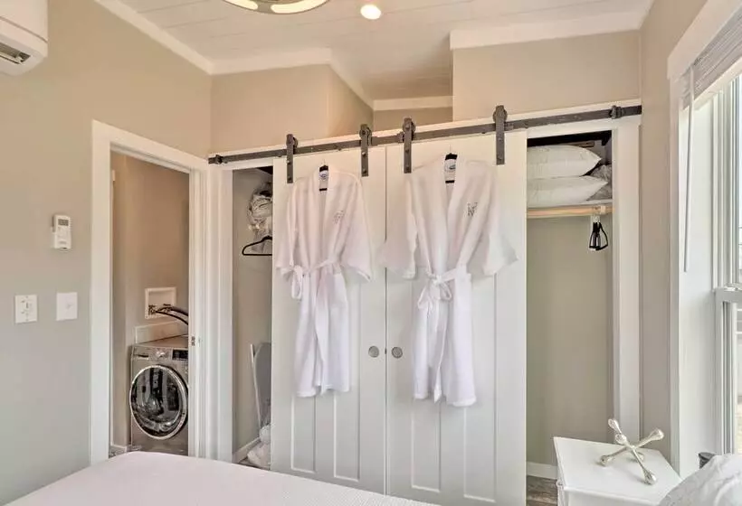 Modern Sunset Cabin W/ Wood Fire Pit!