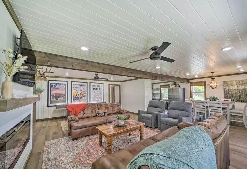 Eufaula Retreat W/ Lake Views: Walk To Marina