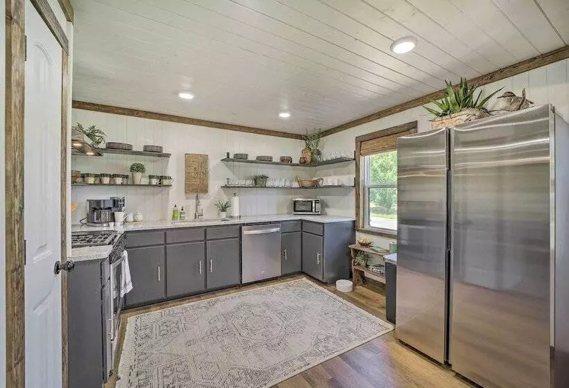 Eufaula Retreat W/ Lake Views: Walk To Marina