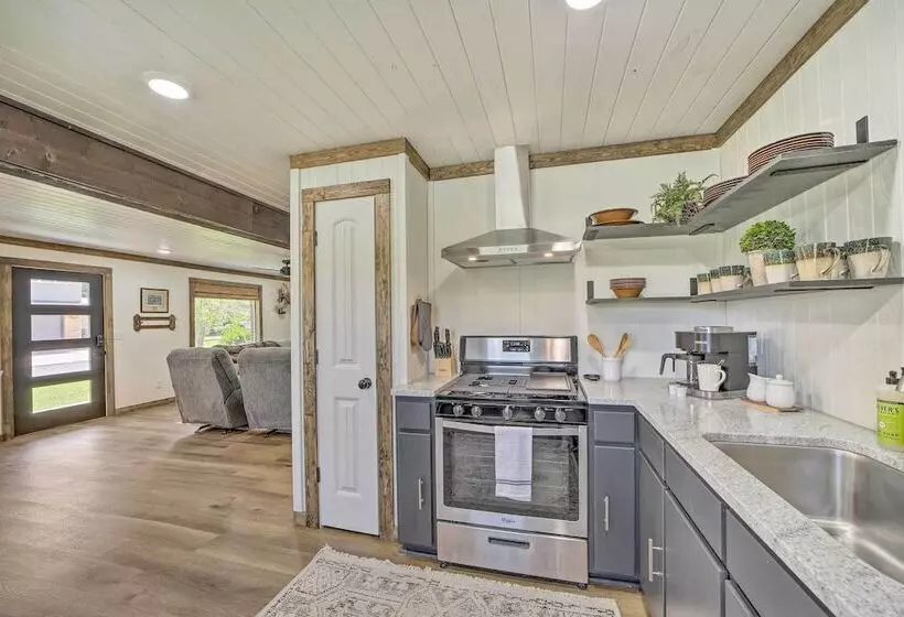 Eufaula Retreat W/ Lake Views: Walk To Marina