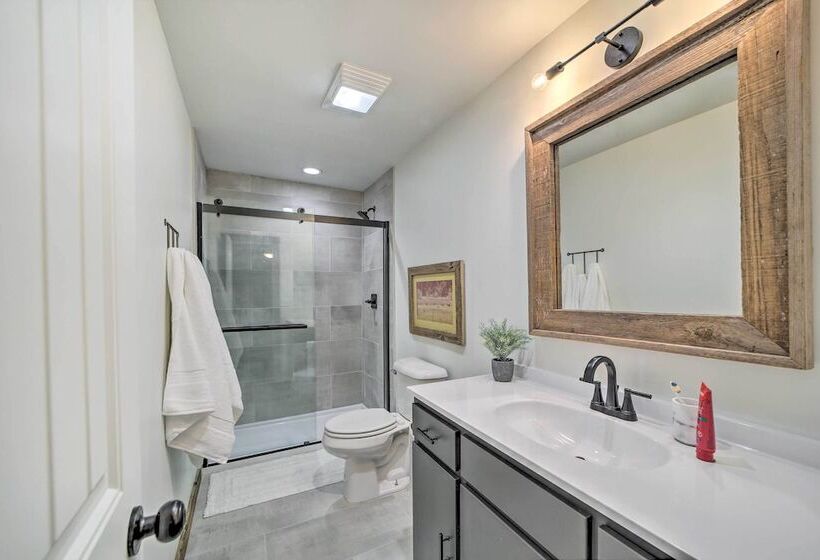 Eufaula Retreat W/ Lake Views: Walk To Marina