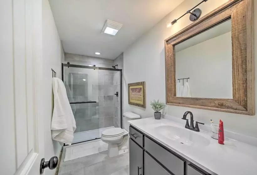 Eufaula Retreat W/ Lake Views: Walk To Marina