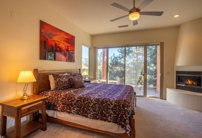 Expansive Sedona Retreat W/ Private Hot Tub, Views