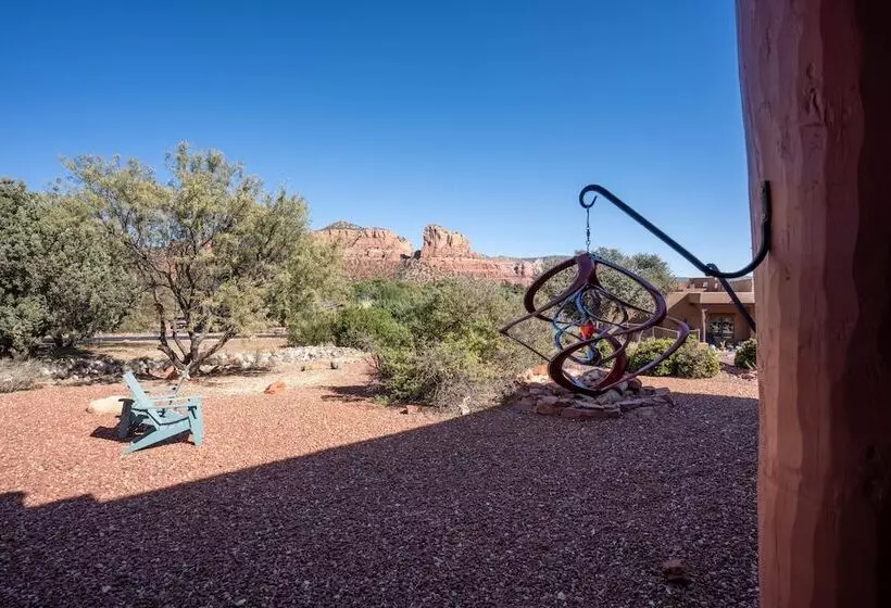 Expansive Sedona Retreat W/ Private Hot Tub, Views