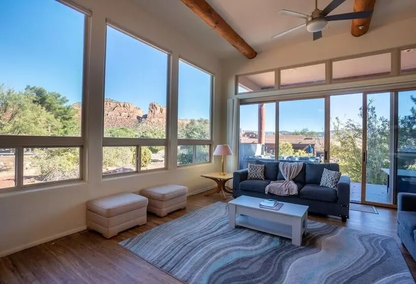 Expansive Sedona Retreat W/ Private Hot Tub, Views