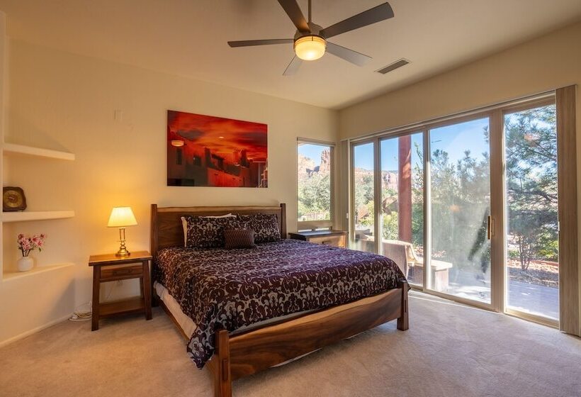 Expansive Sedona Retreat W/ Private Hot Tub, Views