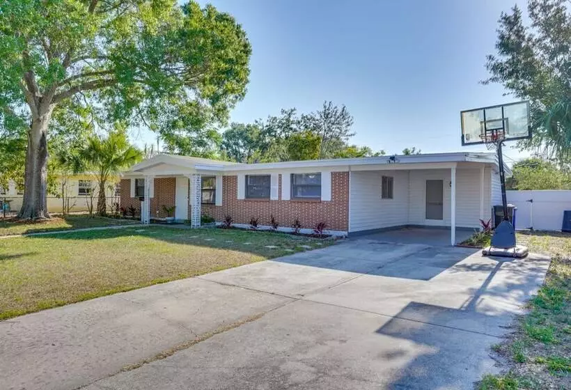 Family Friendly Lakeland Home W/ Private Hot Tub!