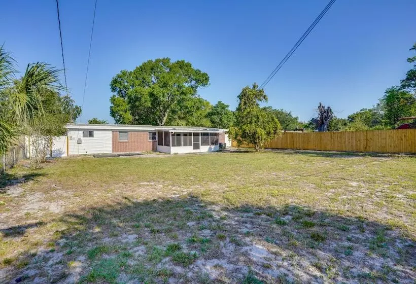 Family Friendly Lakeland Home W/ Private Hot Tub!