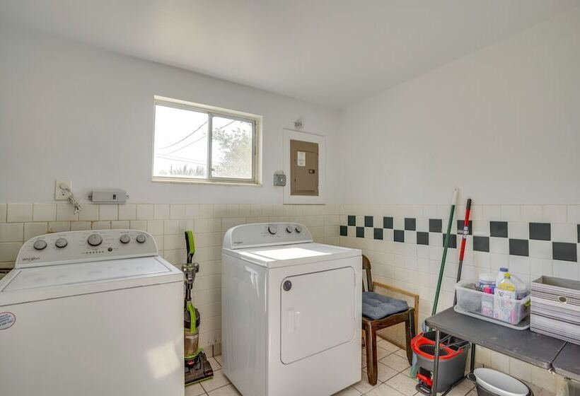 Family Friendly Lakeland Home W/ Private Hot Tub!