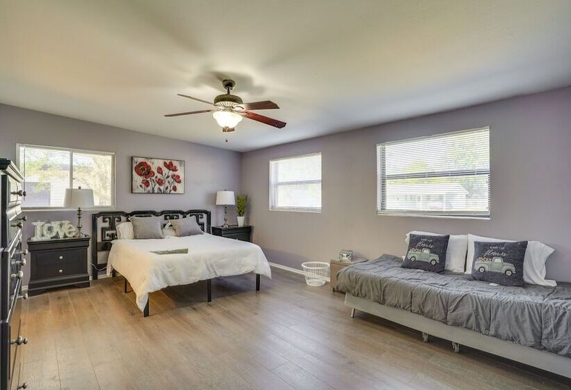 Family Friendly Lakeland Home W/ Private Hot Tub!