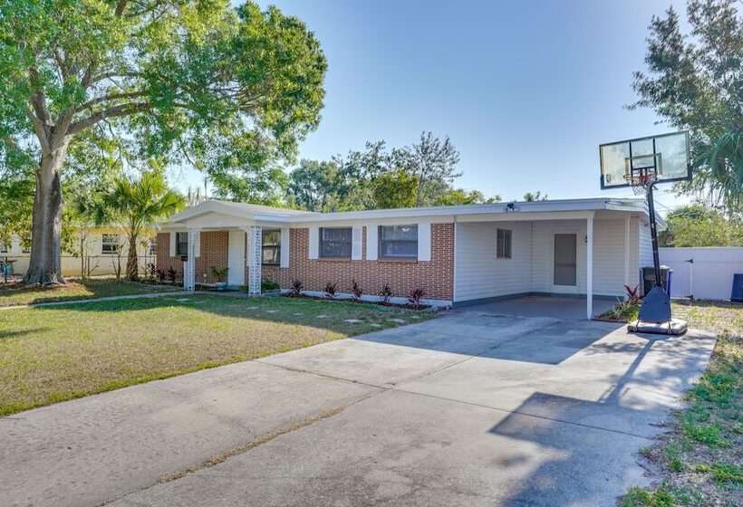 Family Friendly Lakeland Home W/ Private Hot Tub!