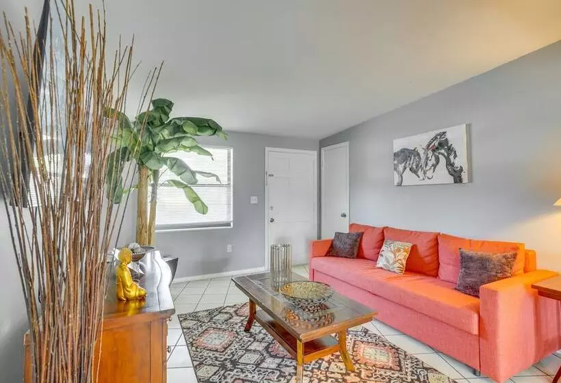 Family Friendly Lakeland Home W/ Private Hot Tub!