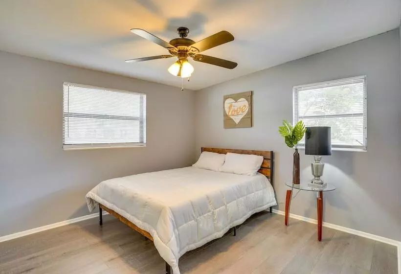 Family Friendly Lakeland Home W/ Private Hot Tub!