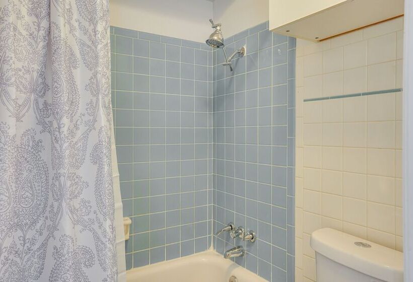 Family Friendly Lakeland Home W/ Private Hot Tub!