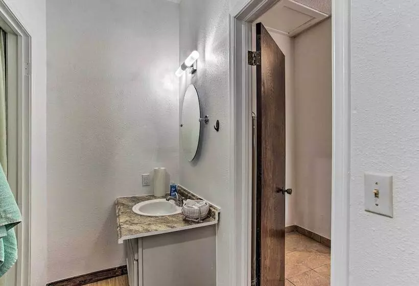 Lovely  Anna Fink House  W/ Patio & Fire Pit