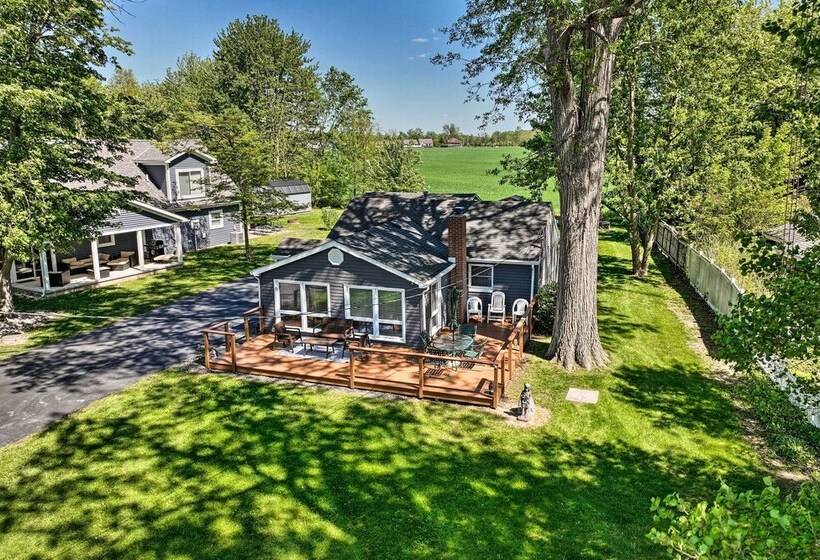 Lovely Belle Center Cottage On Indian Lake!