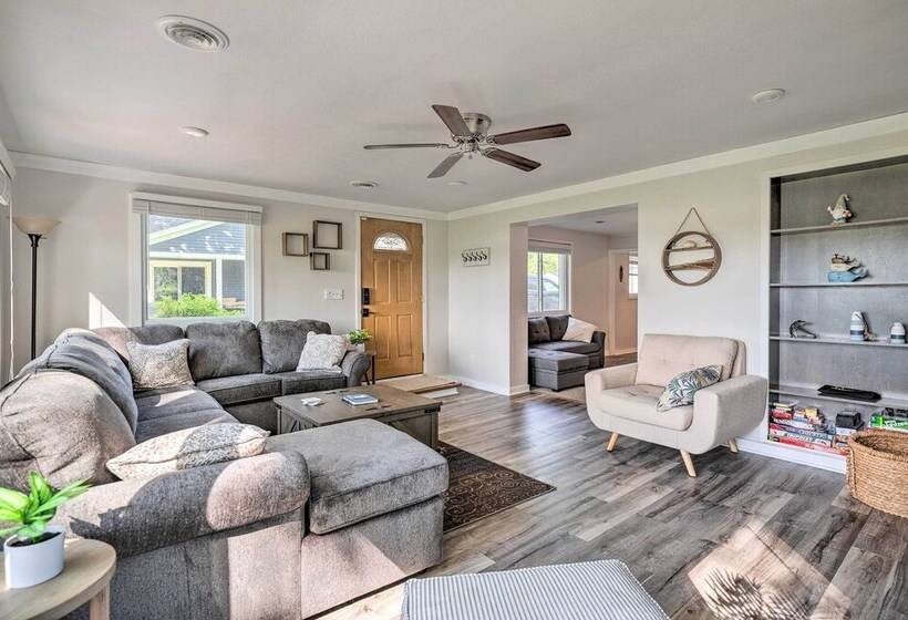 Lovely Belle Center Cottage On Indian Lake!