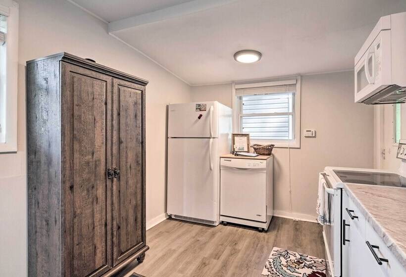 Lovely Belle Center Cottage On Indian Lake!