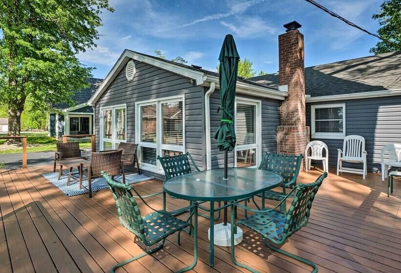 Lovely Belle Center Cottage On Indian Lake!